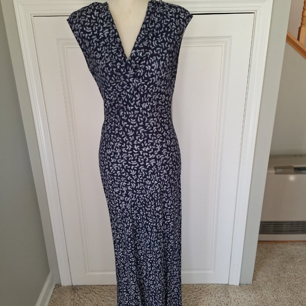 Fashion Bug Dress Navy with White Print Size 6 Maxi V-Neck